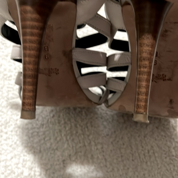 EUC- Coach - 9 - Picture 9 of 11